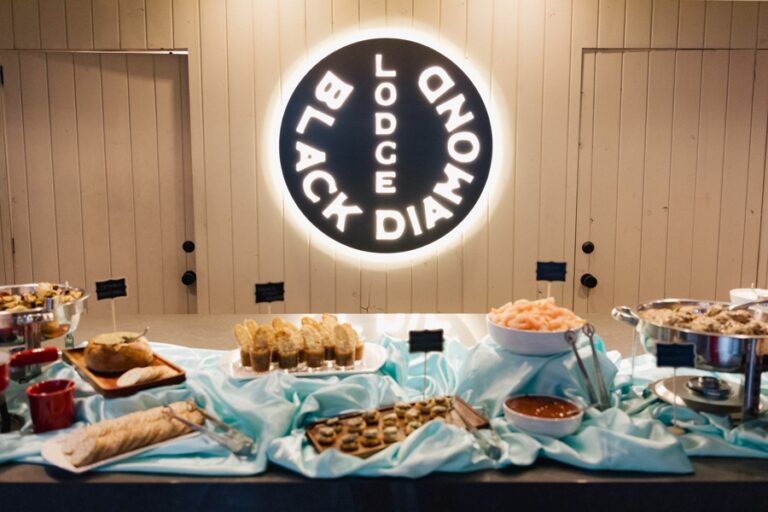 et voila catering ponderosa portraits black diamond lodge mingling buffet 768x512