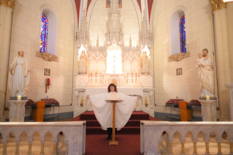 suzanne chavez officiant santa fe 768x511