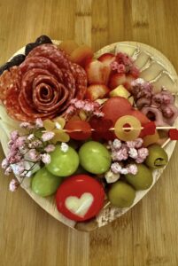 the golden brie charcuterie heart 201x300