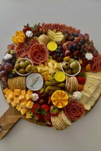 the golden brie charcuterie round 201x300