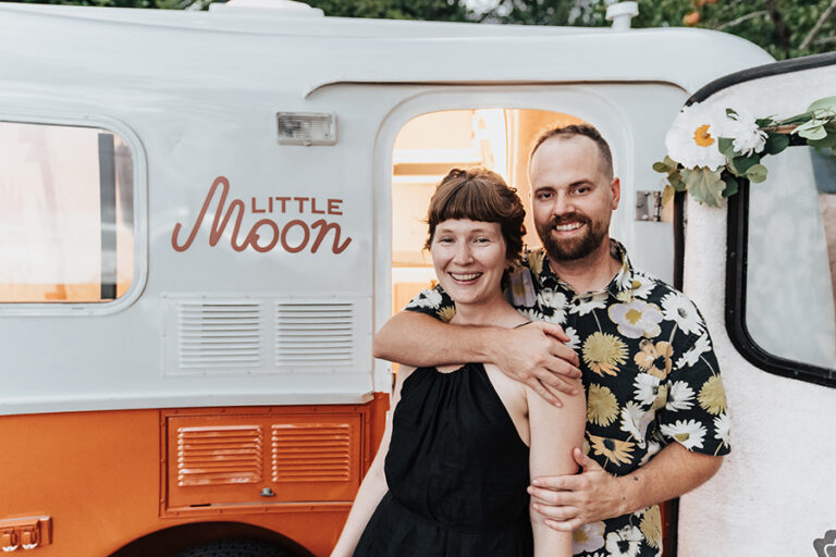 wedding guest photo booth camper 768x512