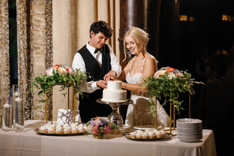 arranged elegance cake cutting pillar florals 1 768x512