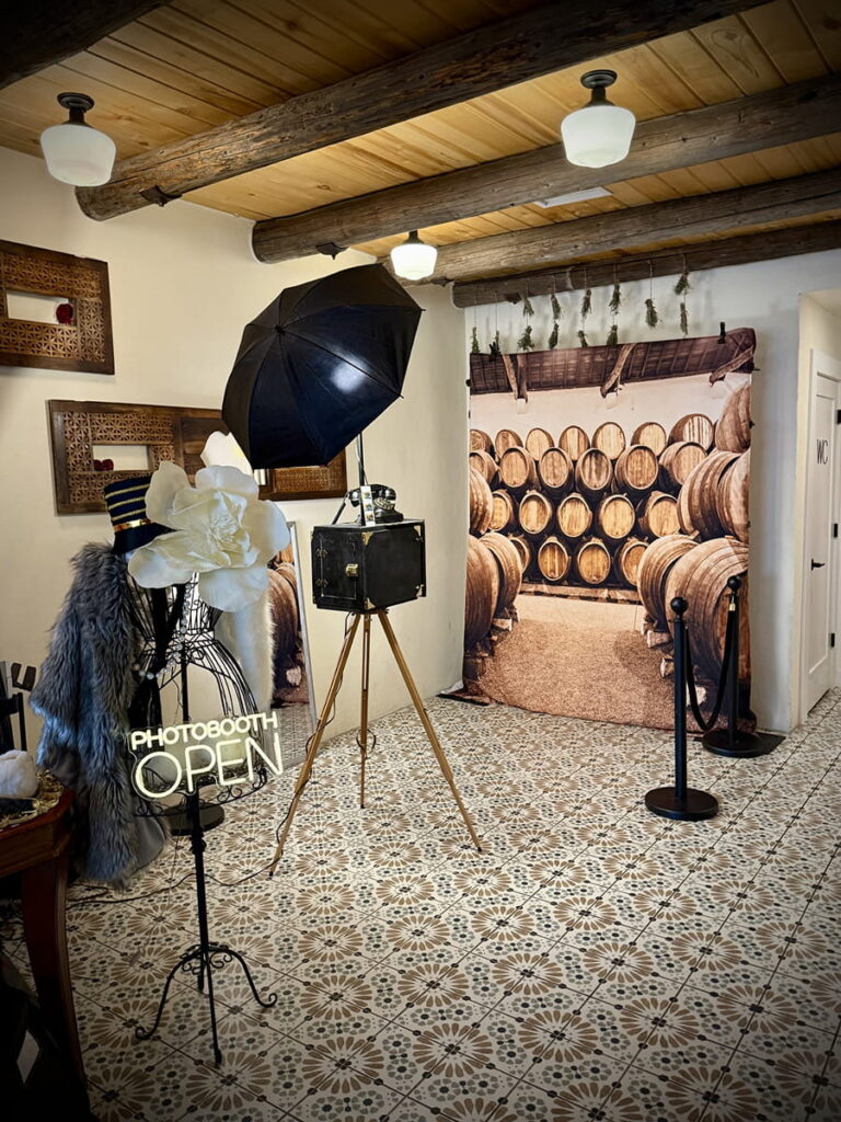 Classic Open Air Bougie Photo Booth Set Up 1 768x1024