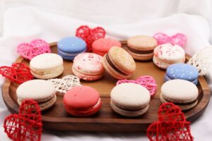 mad macarons naomi romero photography heart 300x200