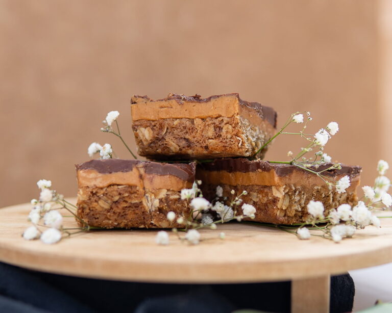 wedding collective 260055440664150 6557131115119622893 Styled Dessert Bars with Florals Sweet Pea Bakery Photo Credit Happy Bites Co 1 768x614